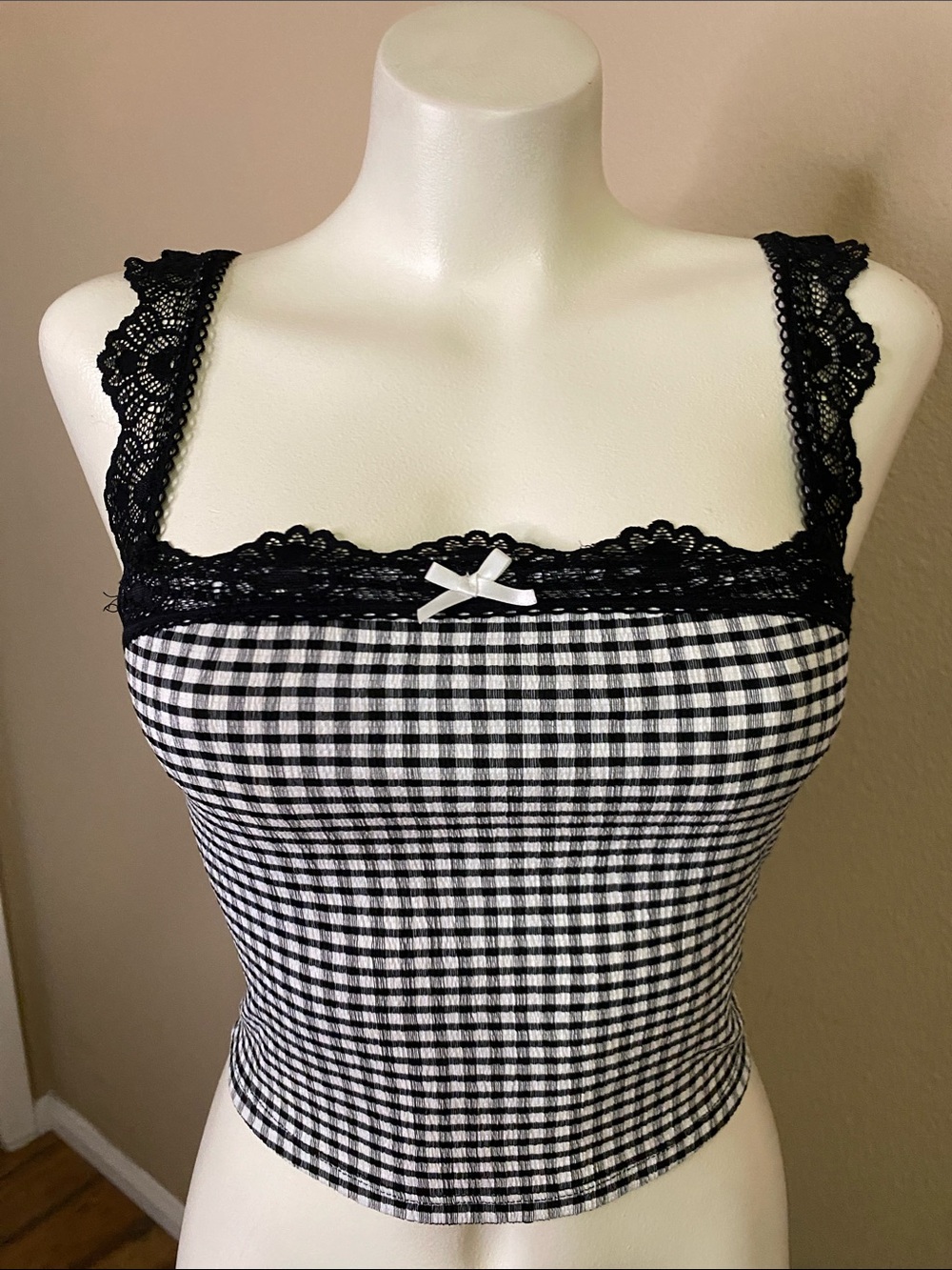 Haley & June Black and White Striped camisole fem stretch crop Top S